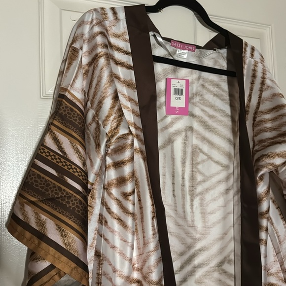 NWT Sassy Jones Multi Color Print Wrap. Brn, Cream Aztec Animal. Coverup… - Picture 3 of 10